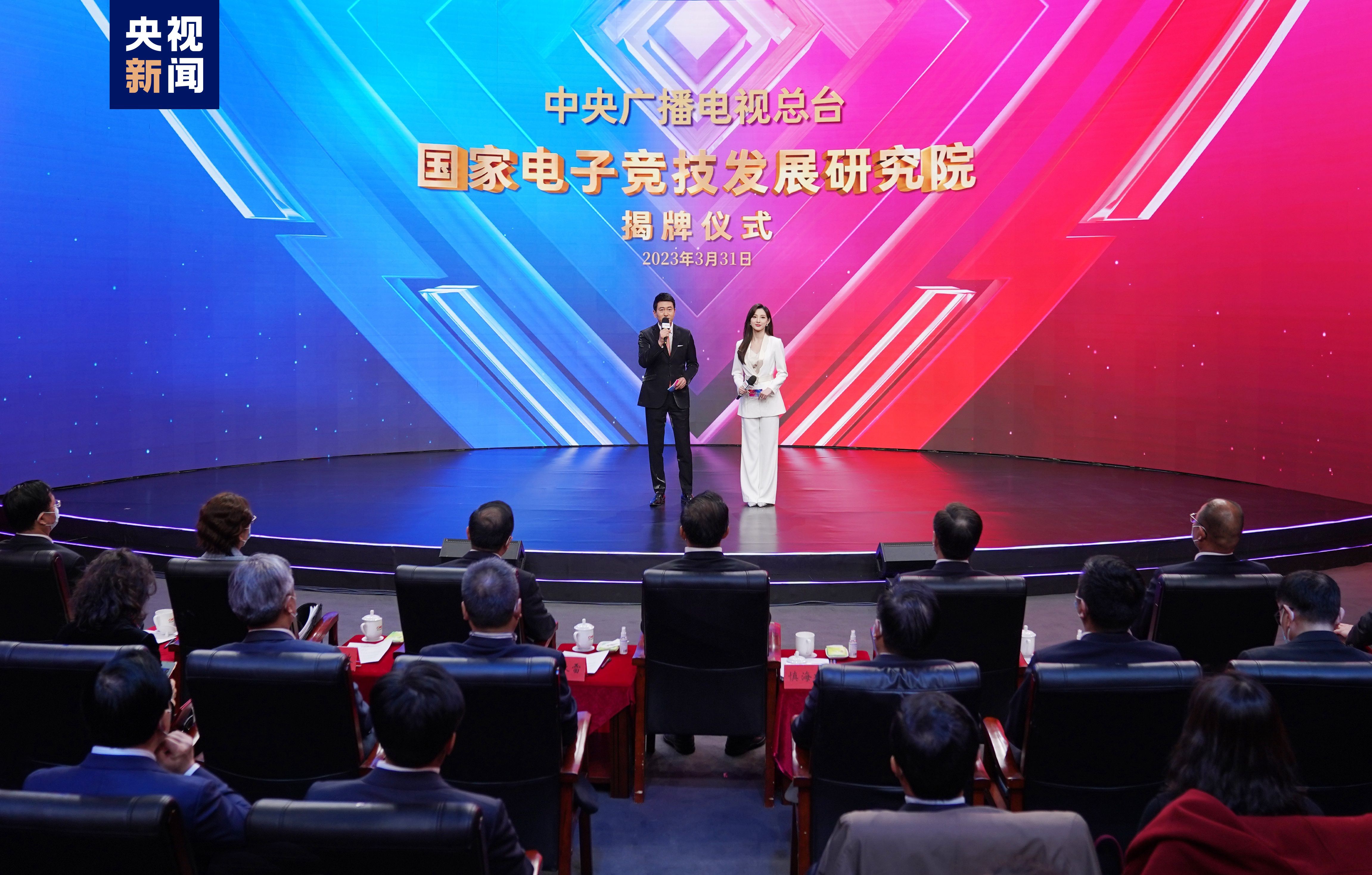 游戏原画人物成长经历怎么写